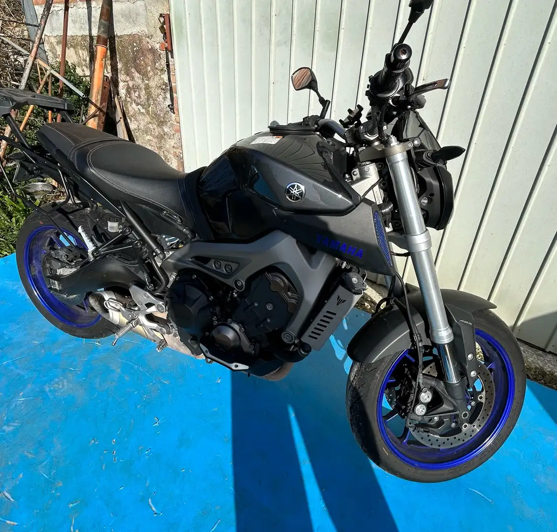 Yamaha MT-09 Šedá - 1