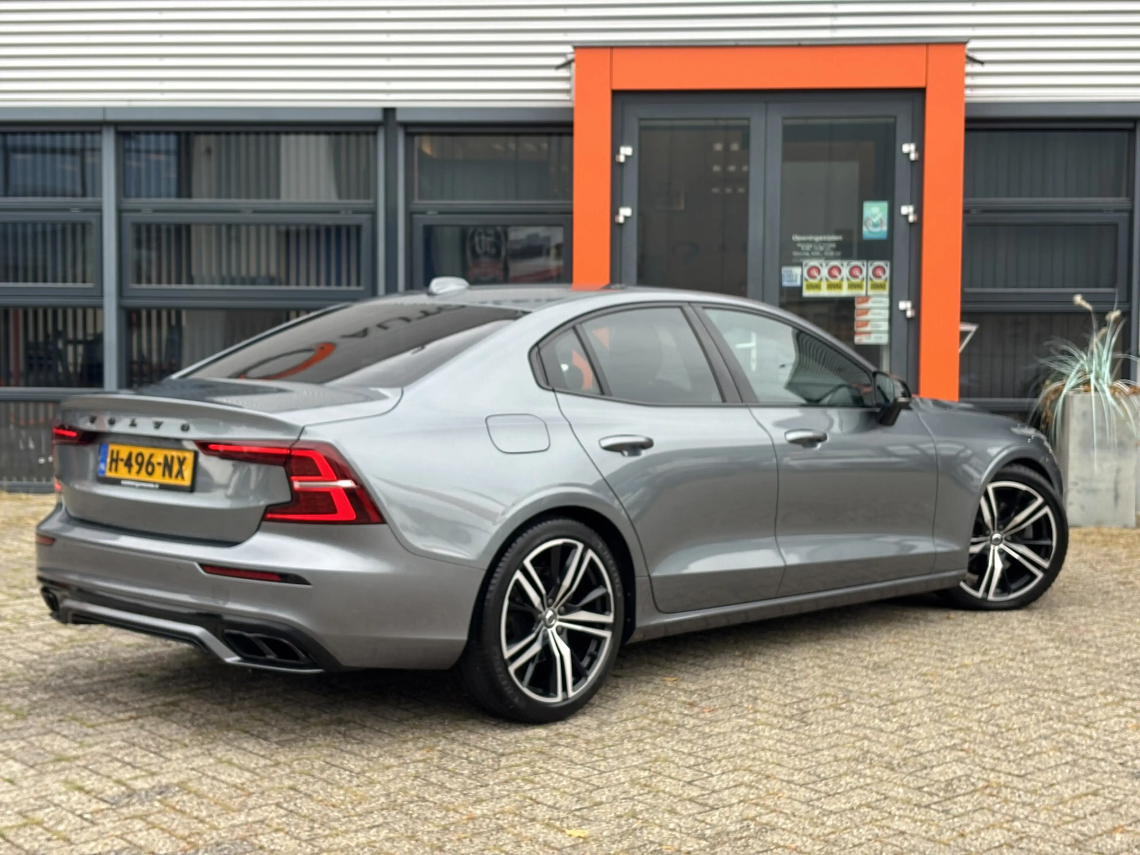 Volvo S60 2.0 T4 R-Design Polestar Engineerd / Applecarplay — photo 14