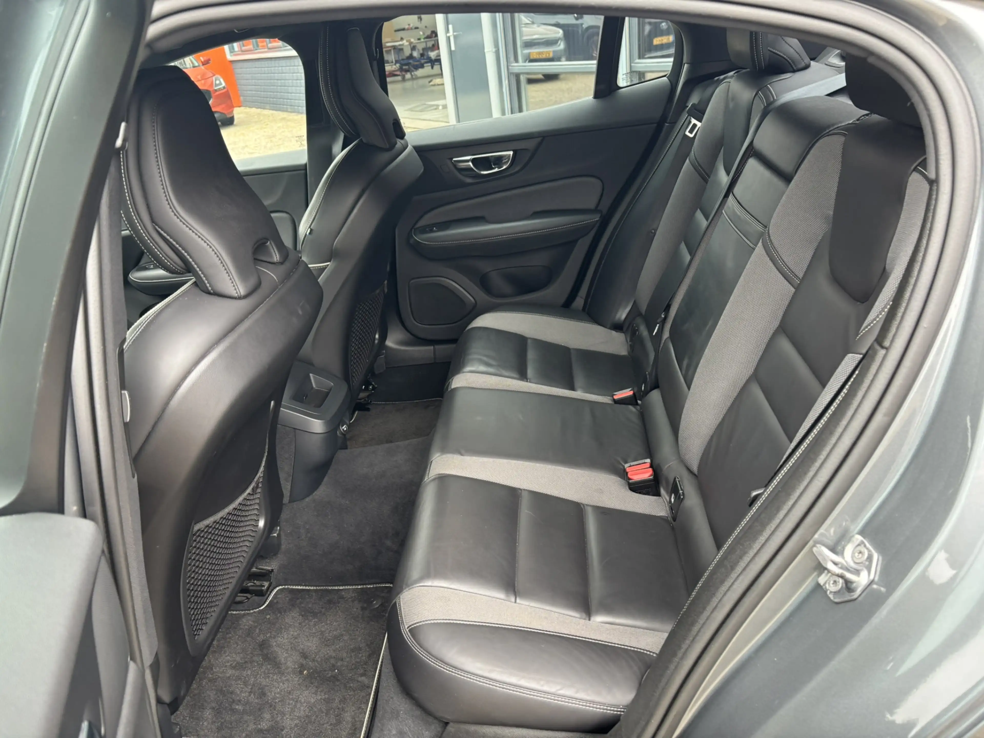 Volvo S60 2.0 T4 R-Design Polestar Engineerd / Applecarplay — photo 6