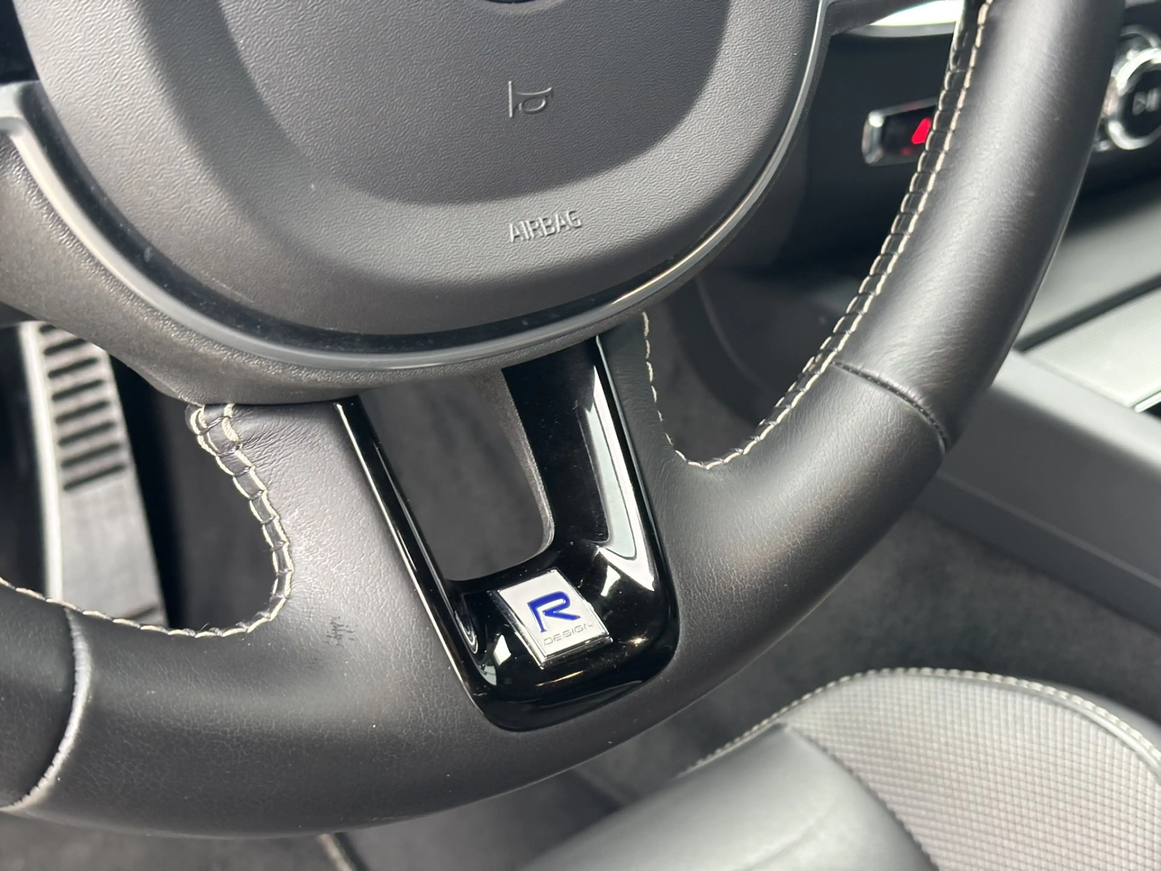 Volvo S60 2.0 T4 R-Design Polestar Engineerd / Applecarplay — photo 9