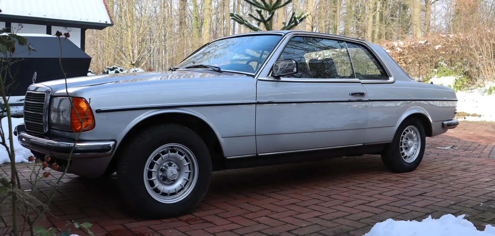 Mercedes-Benz 280 280 C W123 Silber - 1