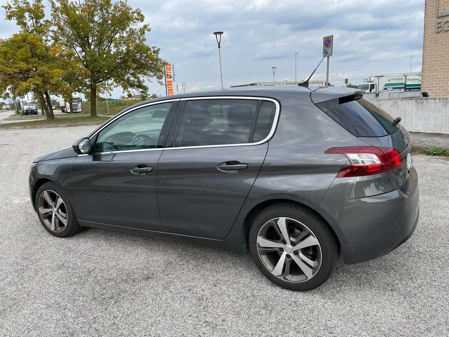 Peugeot 308 308 5p 1.6 bluehdi 120 Allure EAT 6 Grigio - 1