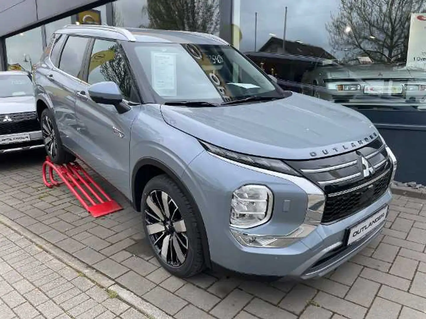 Mitsubishi Outlander 2.4L PHEV Intro Edition Gris - 2