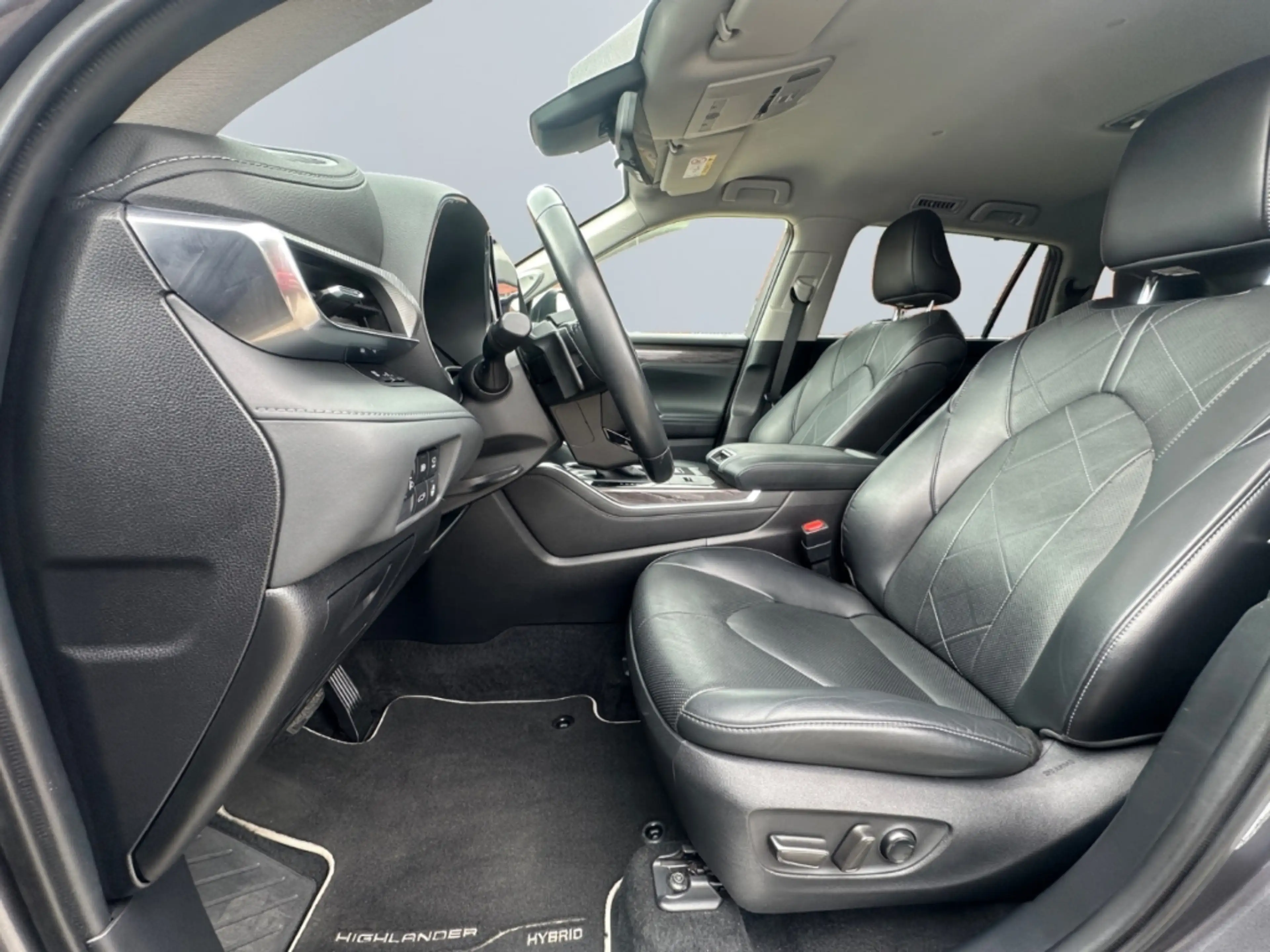 Toyota Highlander 2.5 Hybrid Luxury *7-Si*Leder*360°*JBL* — photo 7