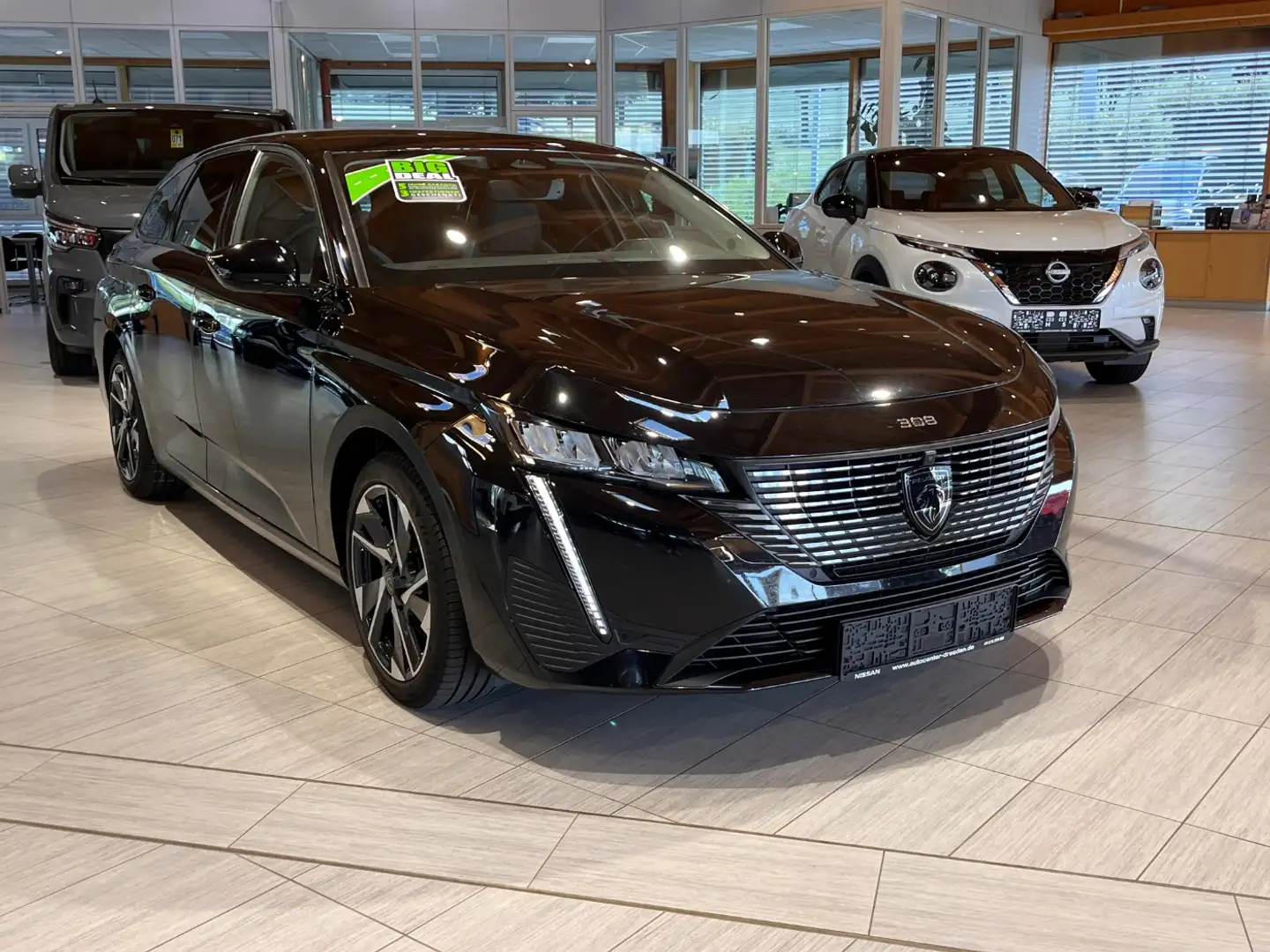 Peugeot 308 1.5 BlueHDi 130 SW Allure Pack Kam Navi ACC Schwarz - 2