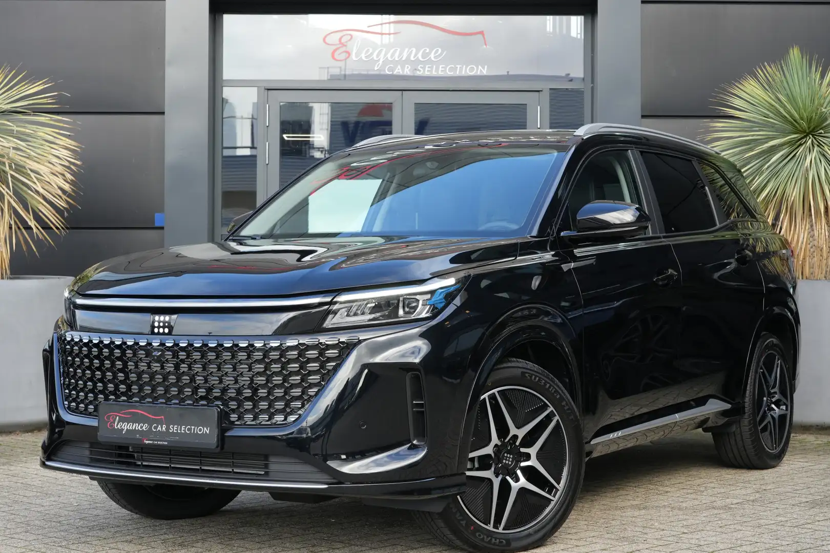 DFSK E5 Plug-In-Hybrid 288pk Panoramadak/CarAuto/360camera Noir - 1