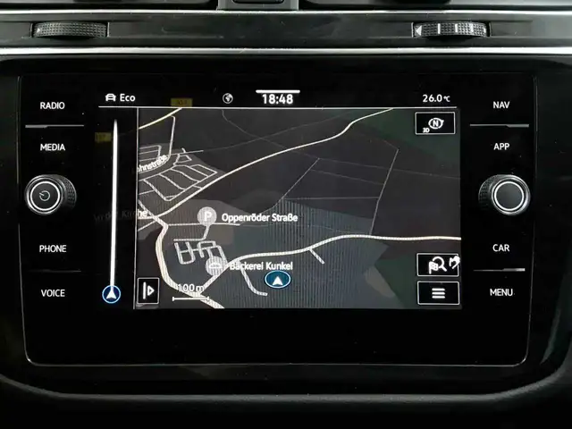 Volkswagen Tiguan view 12