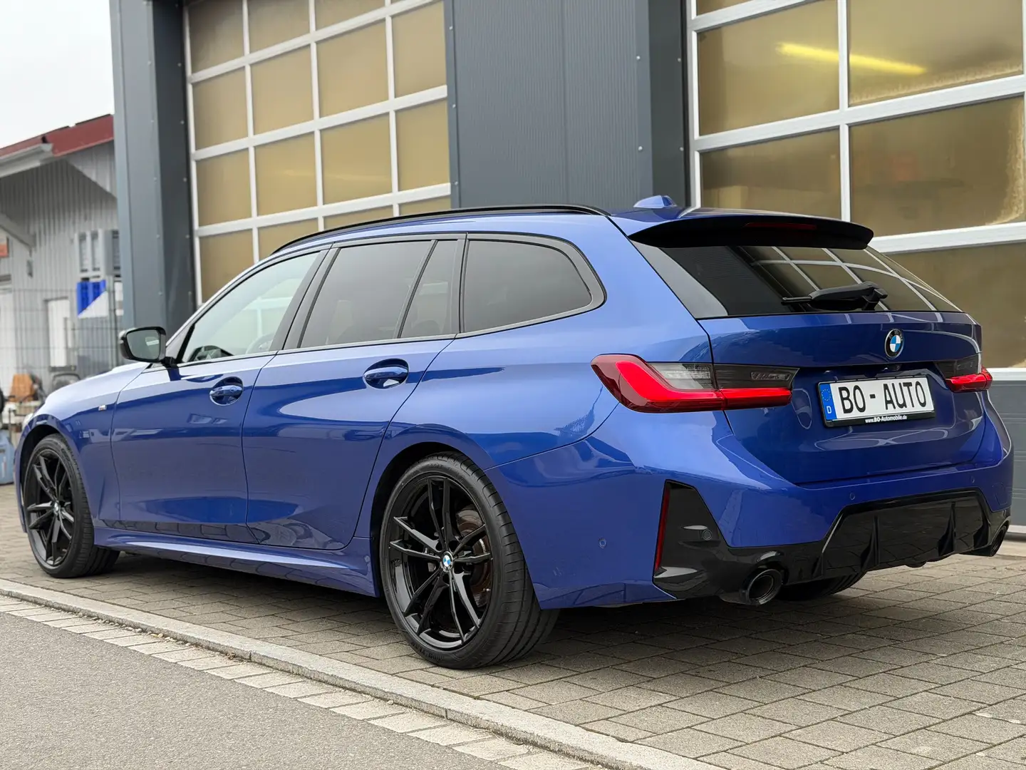 BMW 320 d xDrive M-SPORT Leder AHK StdHzg. ACC Virtual 19" Bleu - 2
