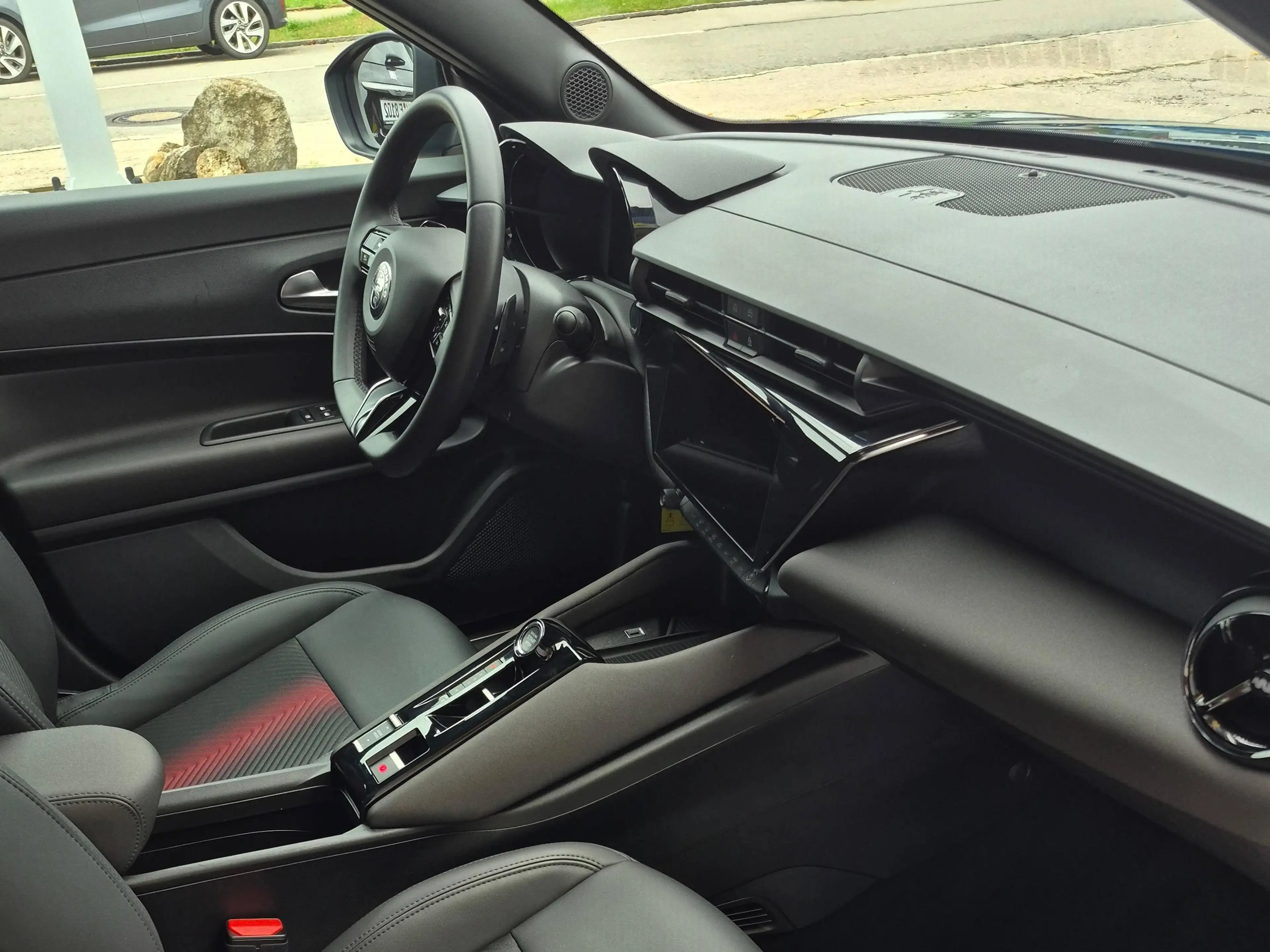 Alfa Romeo Junior Junior 1.2 VGT Ibrida Speciale, Navi, ACC, Shzg — photo 9