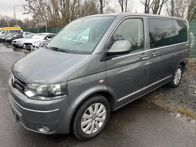 Volkswagen T5 Multivan 2,0 TDI HIGHLINE AUTOMATIK LEDER NAVI STANDHEIZUNG
