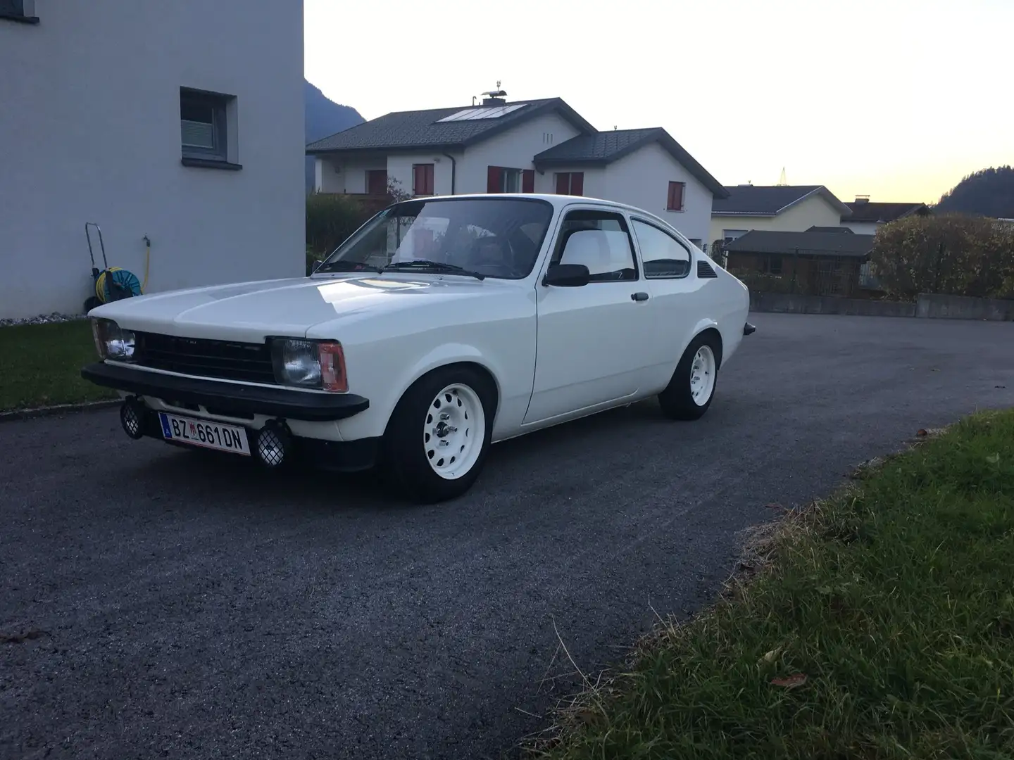 Opel Kadett Rallye - 1