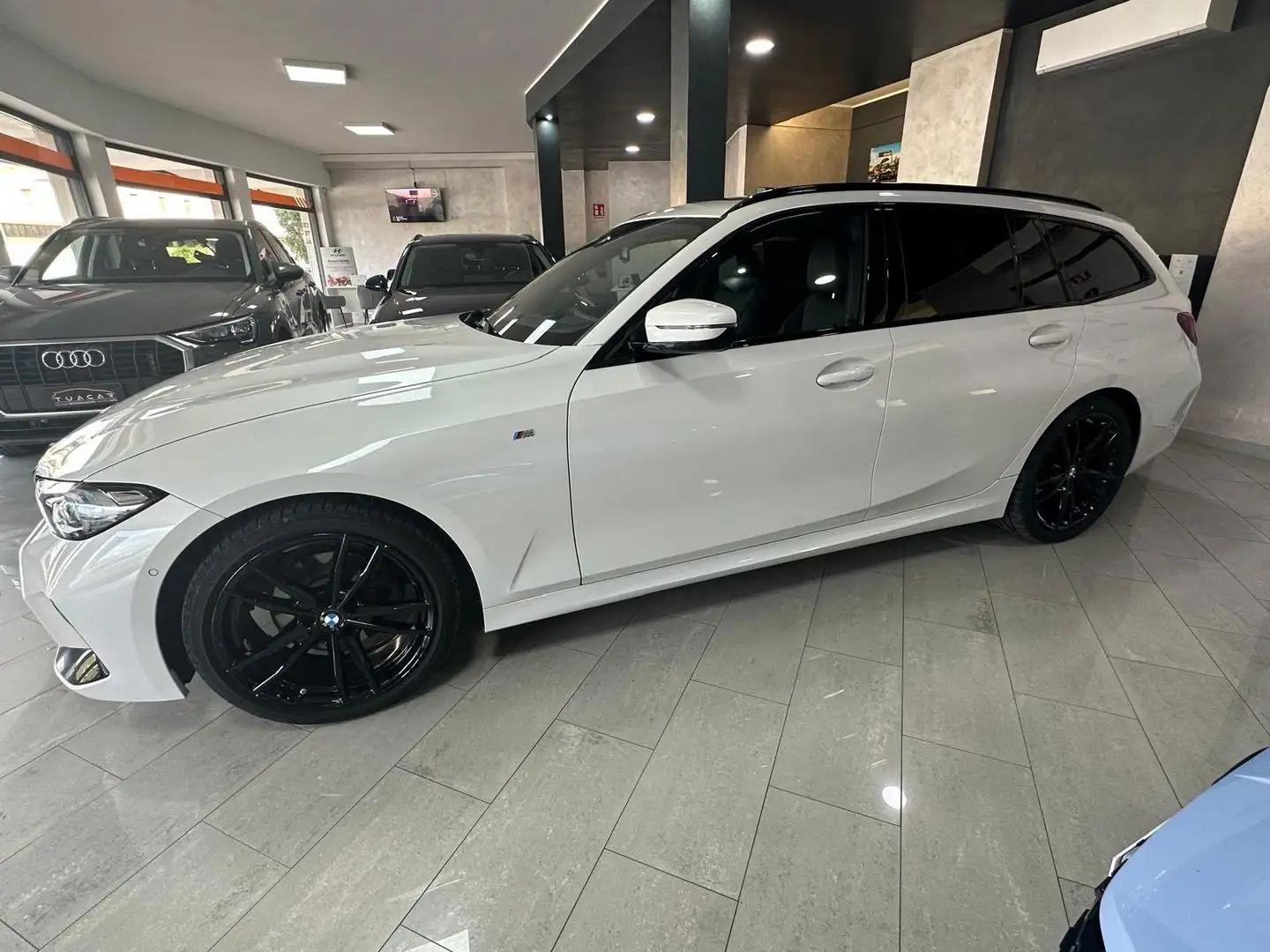 BMW 320 320d Touring mhev 48V xdrive MSport pro Bianco - 2