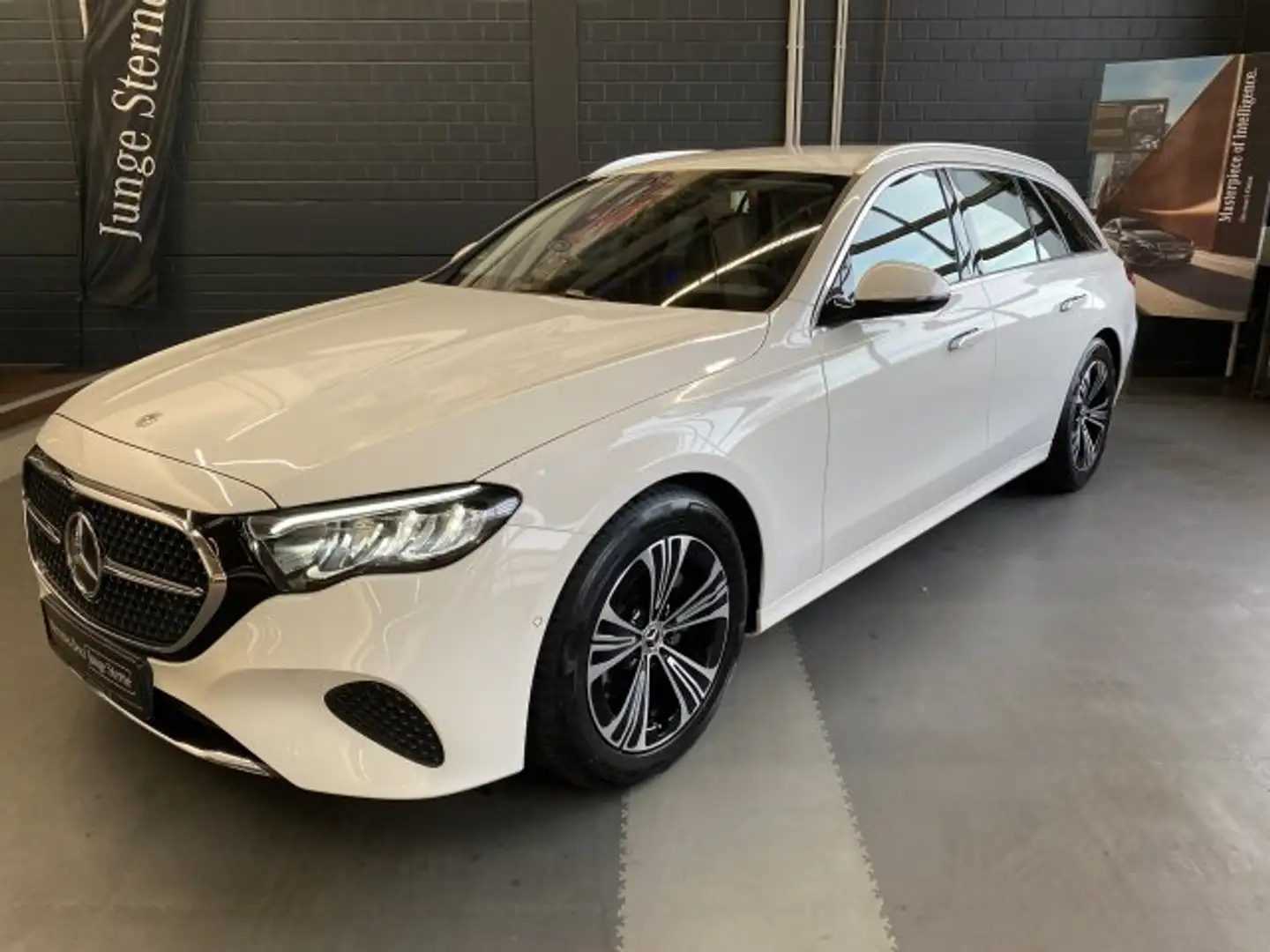 Mercedes-Benz E 220 E 220 d T Avantgarde Distronic LED Spurpaket ... Wit - 2