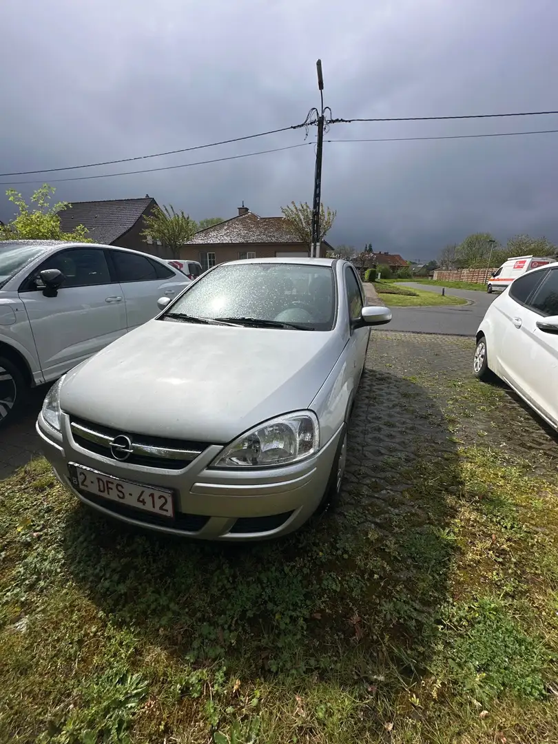 Opel Corsa Gris - 1