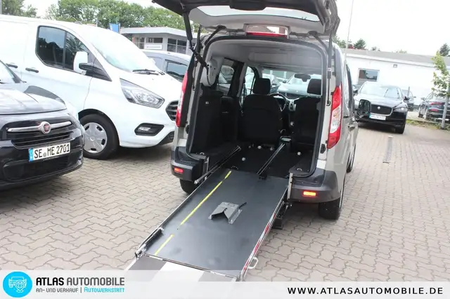 Ford Tourneo Courier Grand Tourneo 1.6 Aut Rollstuhl-Rampe
