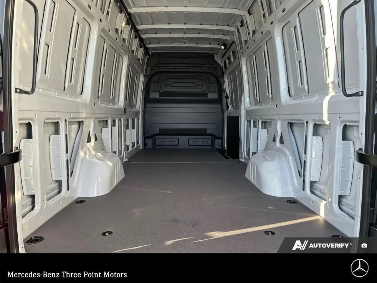 Mercedes-Benz Sprinter снимка Mercedes-Benz Sprinter