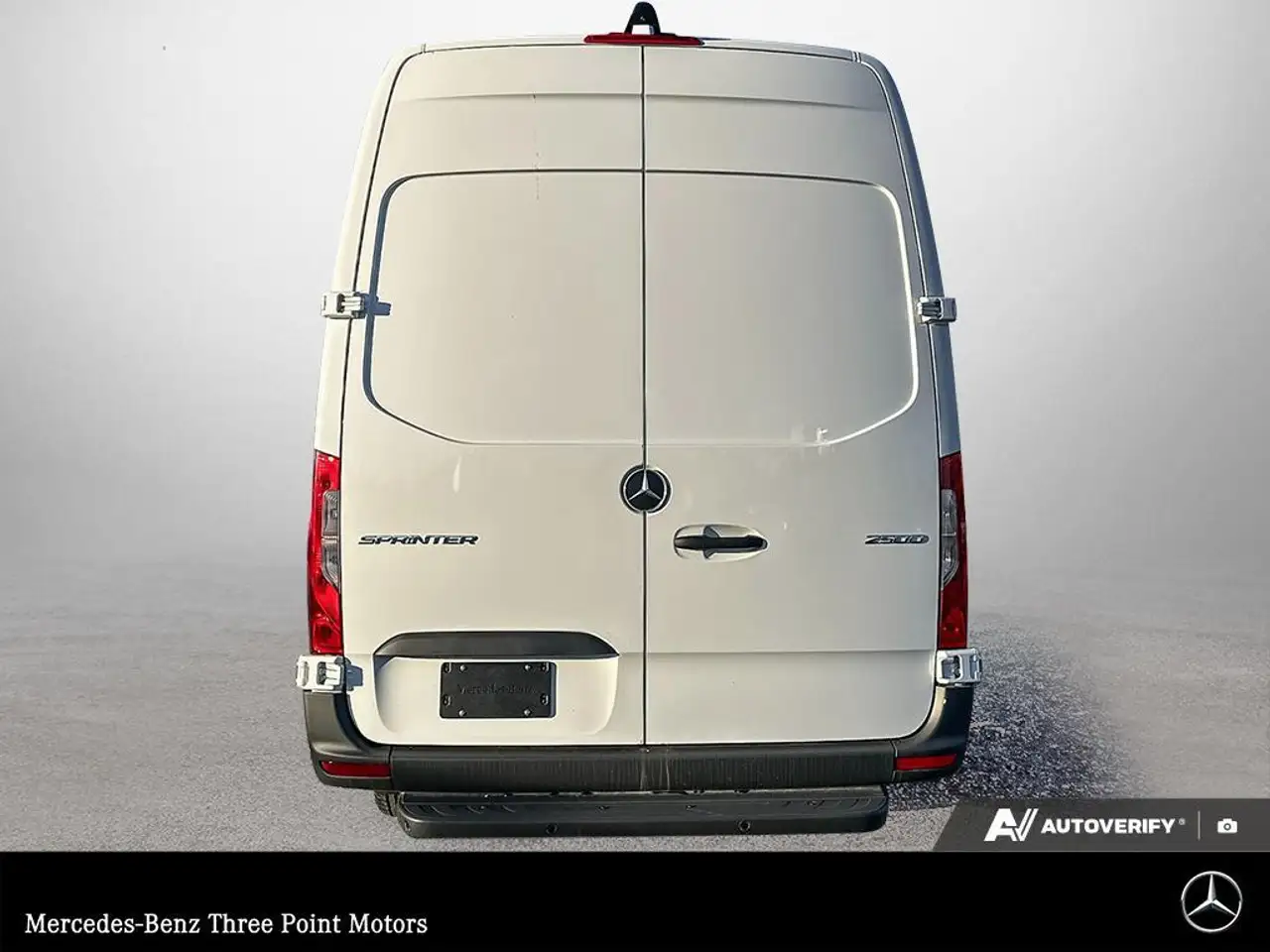 Mercedes-Benz Sprinter снимка Mercedes-Benz Sprinter