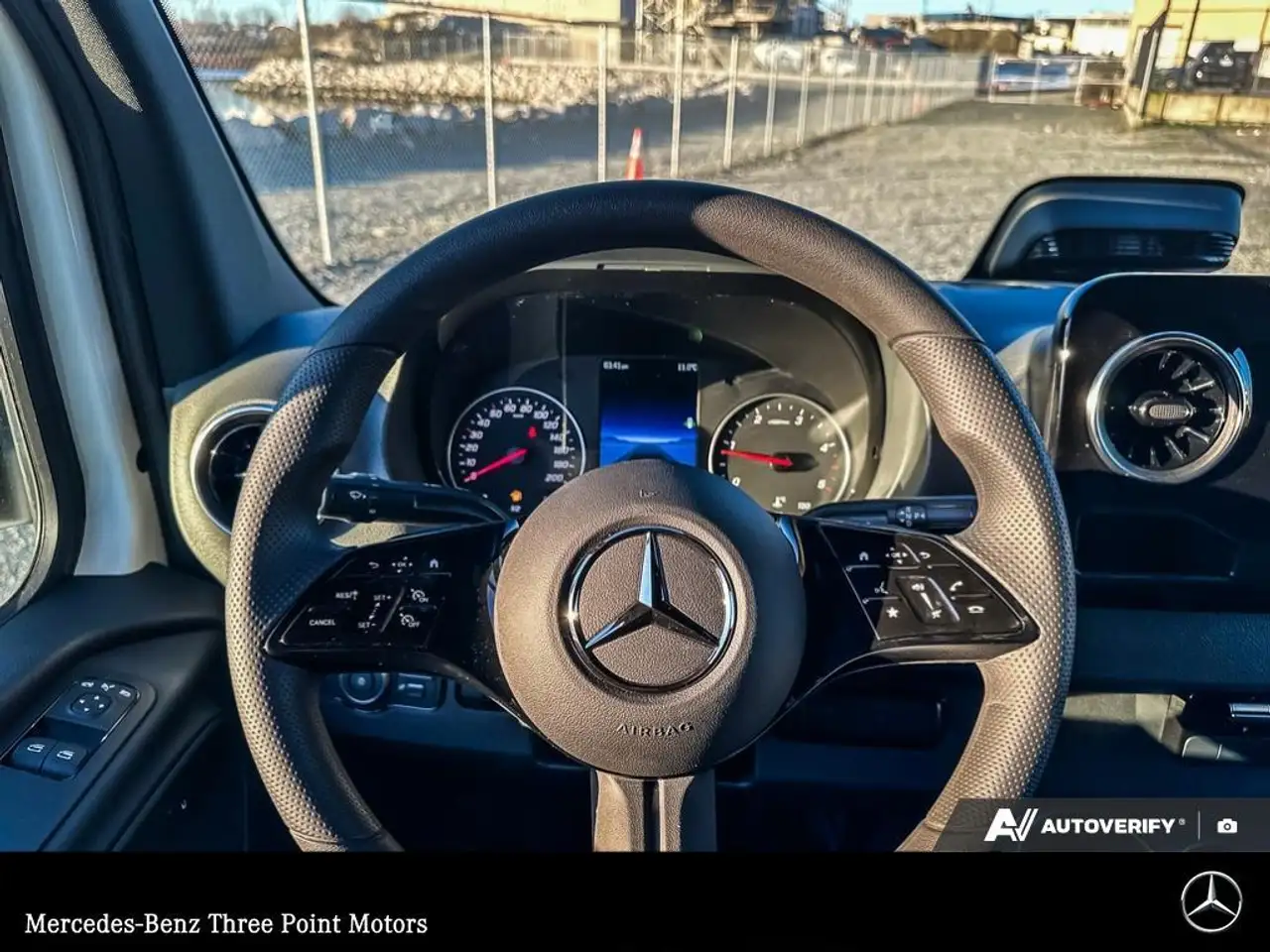 Mercedes-Benz Sprinter снимка Mercedes-Benz Sprinter
