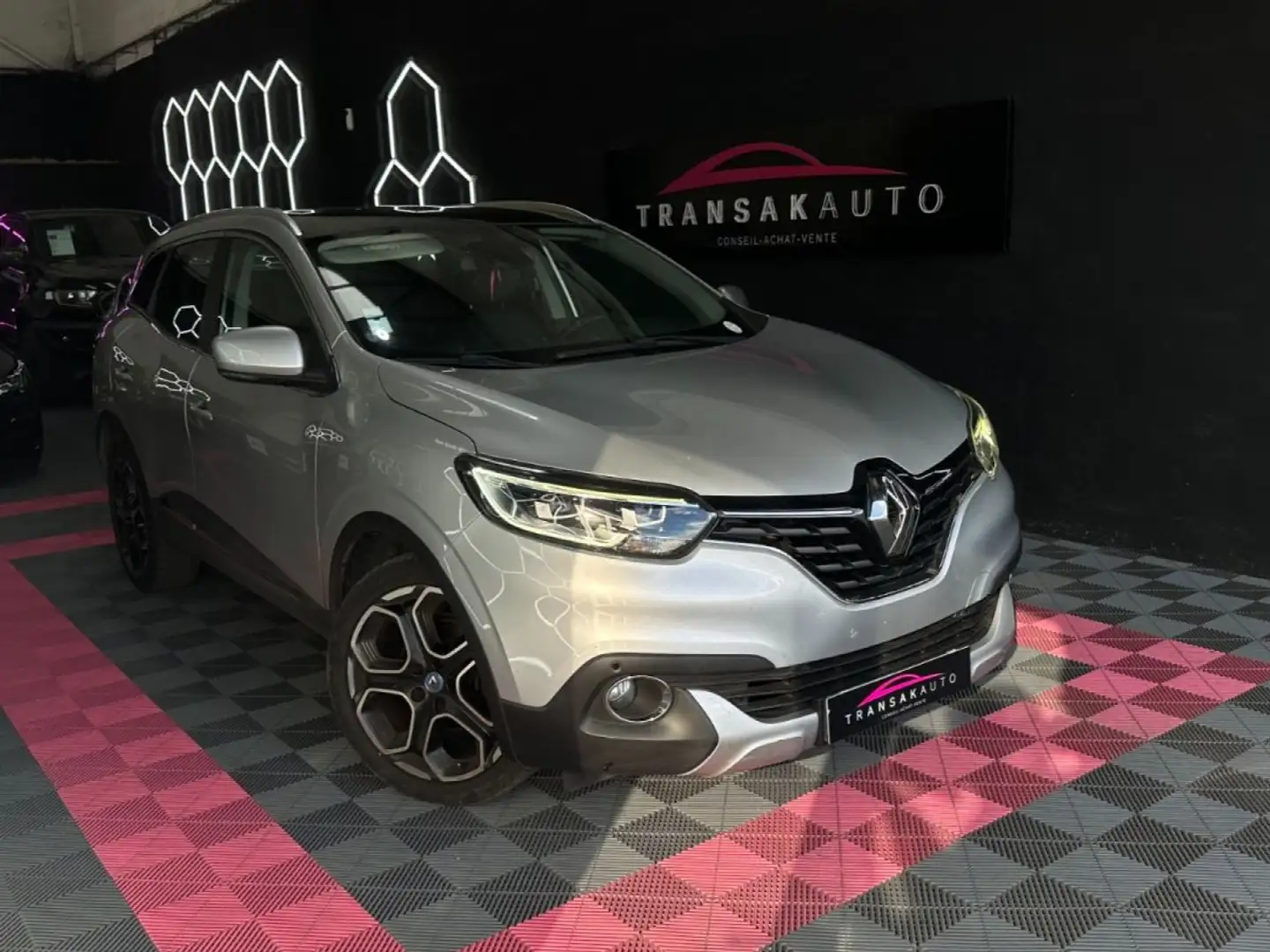 Renault Kadjar Intens 1.2l TCe 130 EDC ~ Apple CarPlay ~ Climatisation automatique bi-zone ~ Feux full LED ~ Radars AV AR ~ Caméra de re Gris - 1