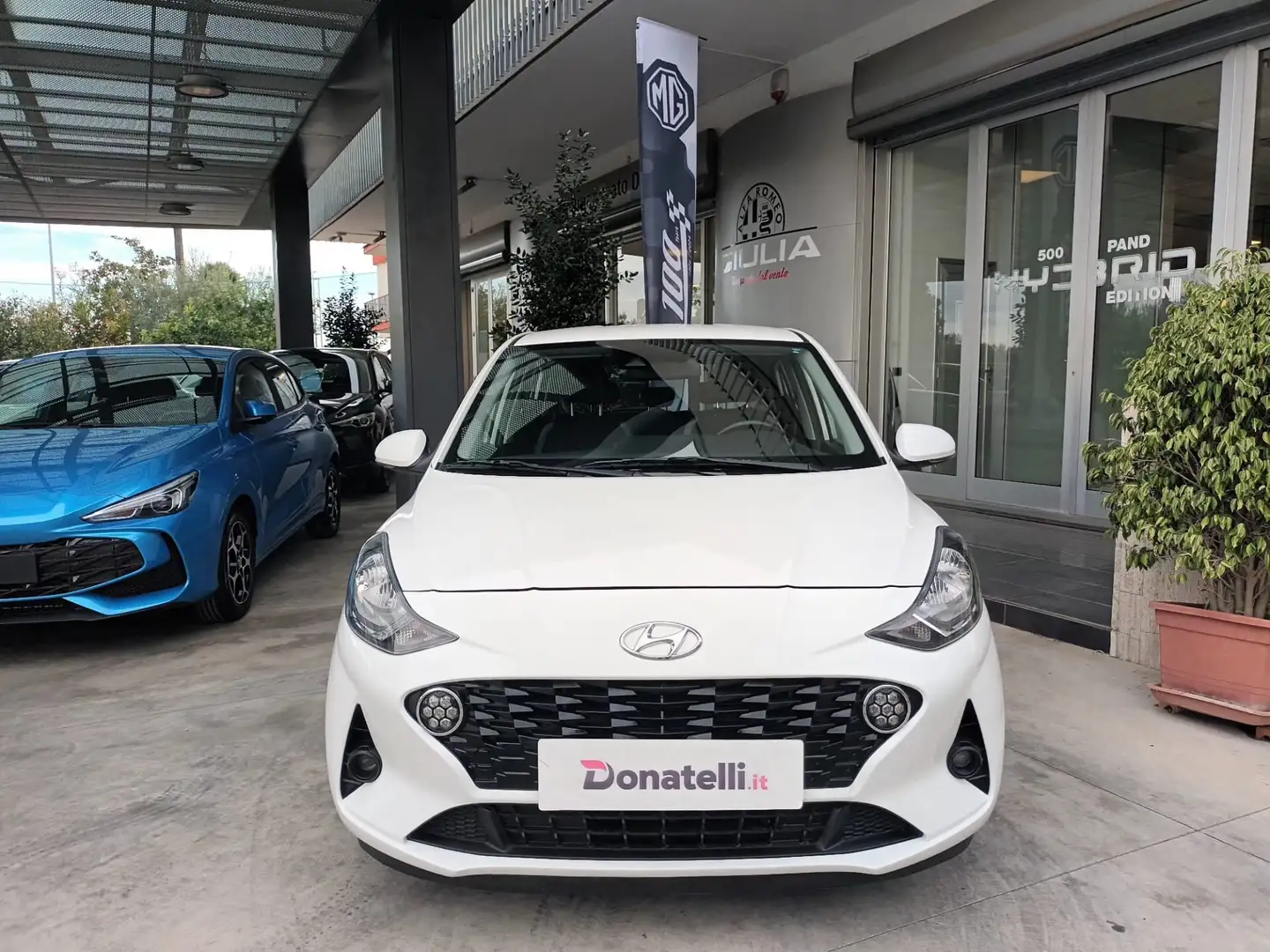 Hyundai i10 i10 Tech 1.0 MPi 67 CV Blanc - 2