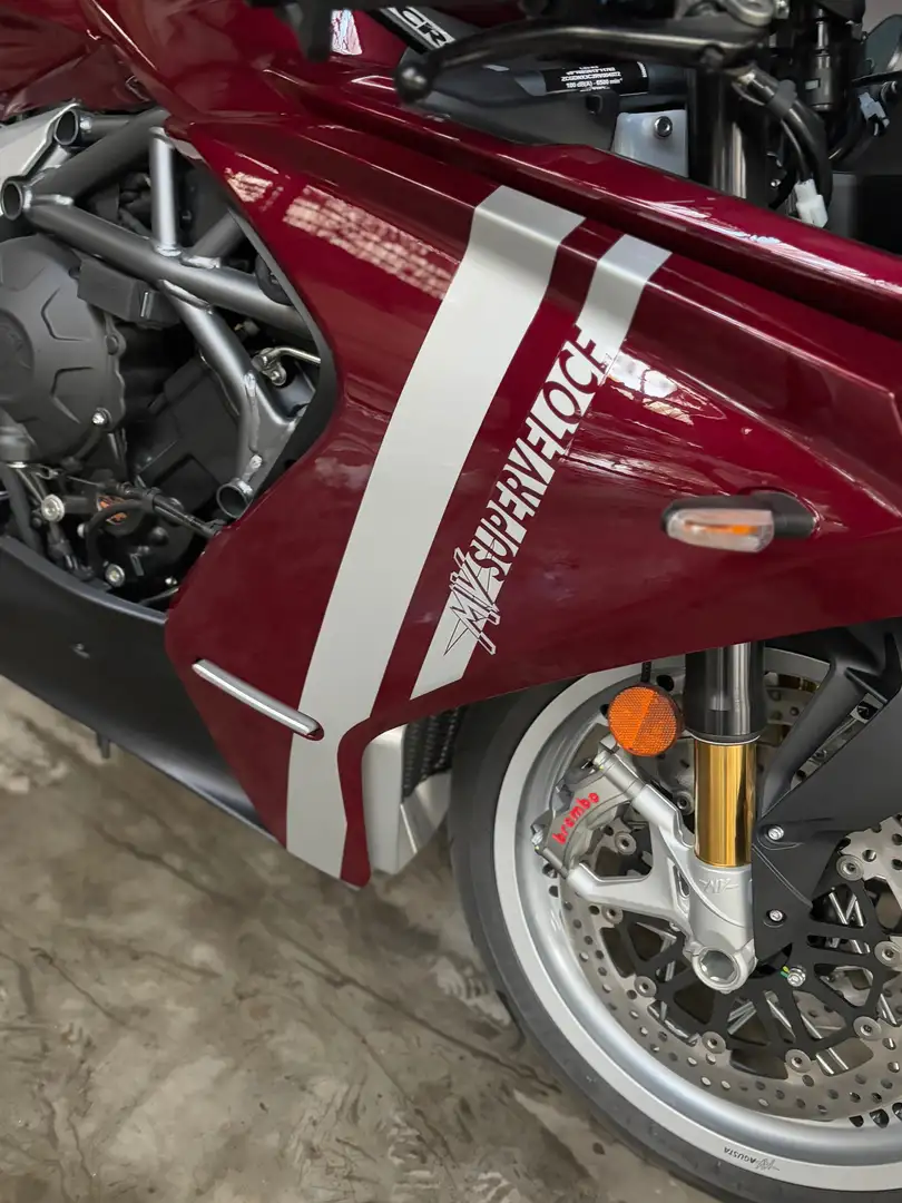 MV Agusta Superveloce 800 Modèle S - Série ltd « 98 » Červená - 2