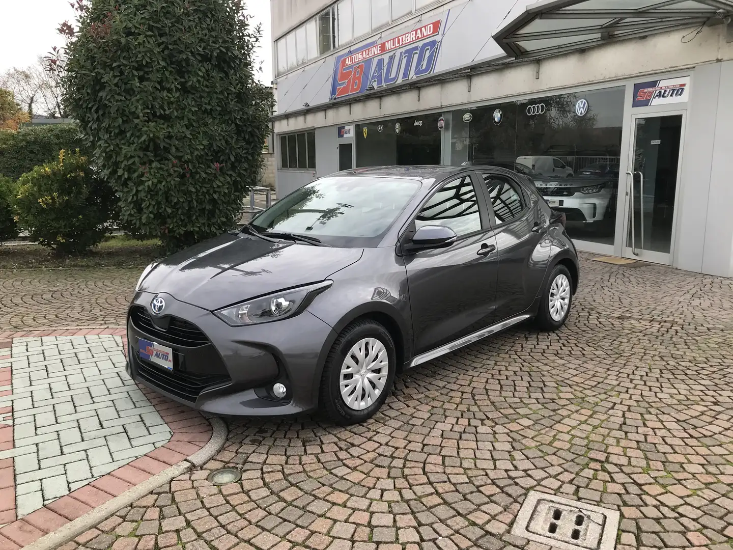 Toyota Yaris 1.5  HYBRID  ACTIVE   - PREZZO PROMO -- Grigio - 1