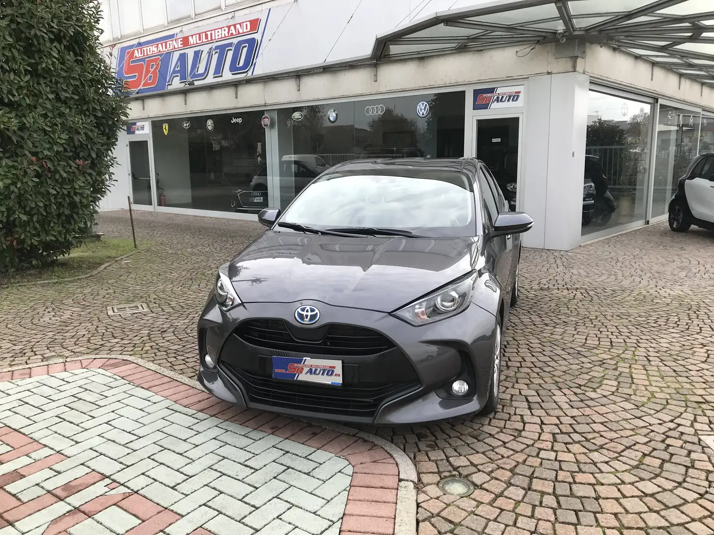 Toyota Yaris 1.5  HYBRID  ACTIVE   - PREZZO PROMO -- Grigio - 2