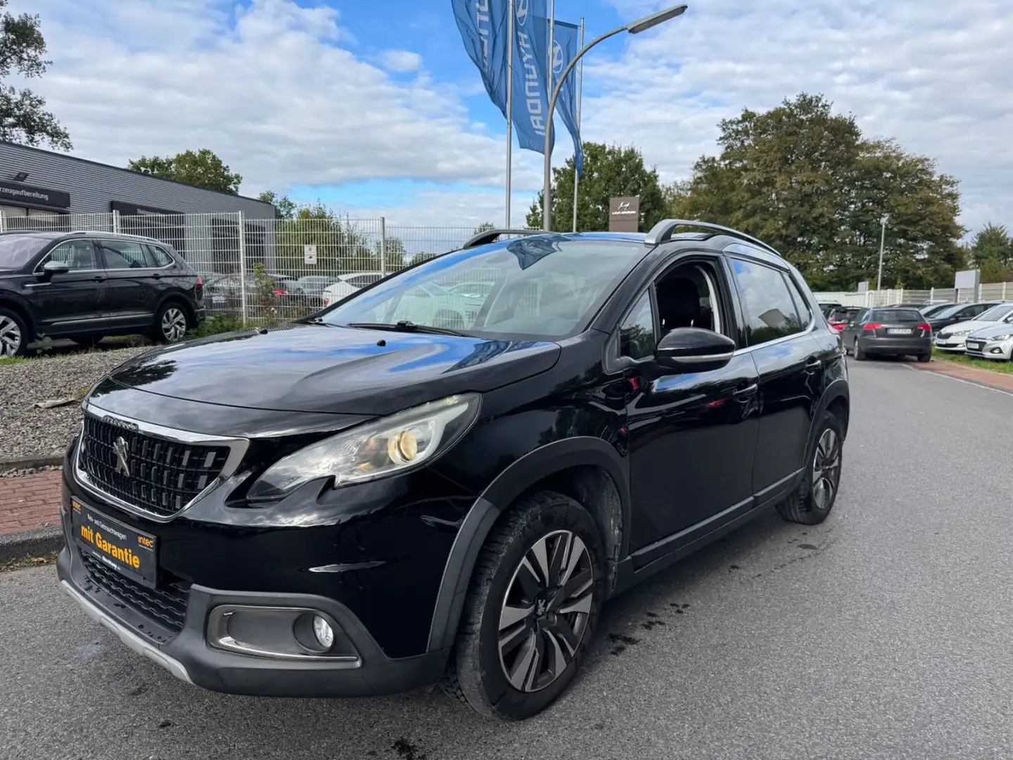 Peugeot 2008 2.HD/ALLURE/KLIMAAUT/NAVI/LEDER/ALU/ALU/TÜV-NEU Schwarz - 1