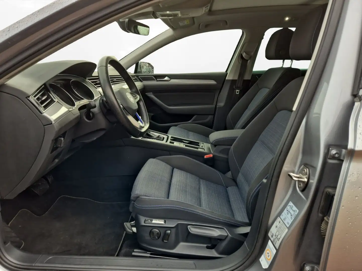 Volkswagen Passat Variant GTE Navi Pano Kamera SiHz Plateado - 2