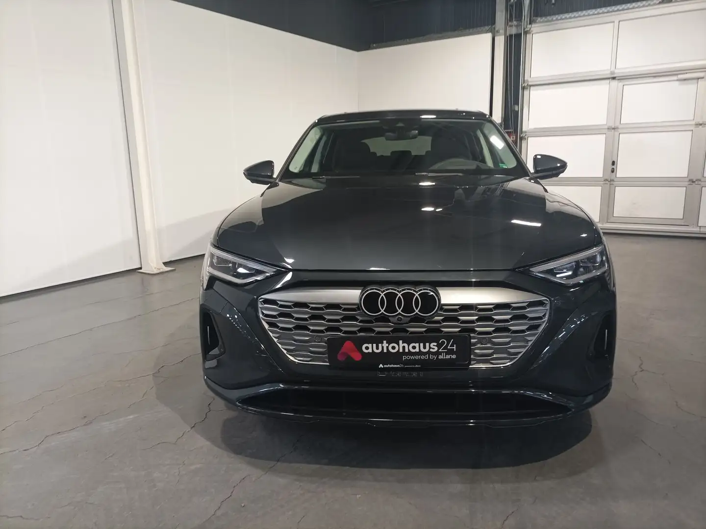 Audi Q8 e-tron 55 quattro adv. LED|Navi|Kamera|PANO Grau - 2