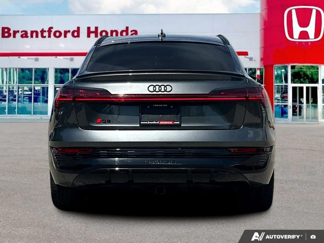 Audi Q8 e-tron снимка Audi Q8 e-tron