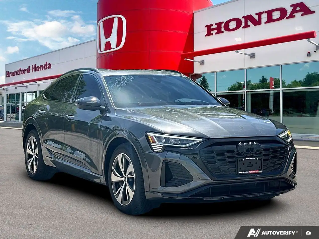 Audi Q8 e-tron снимка Audi Q8 e-tron