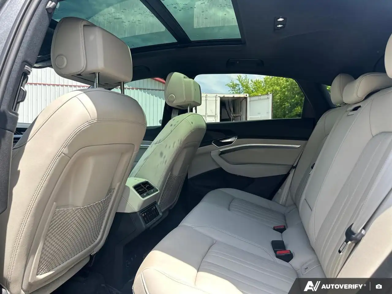 Audi Q8 e-tron снимка Audi Q8 e-tron