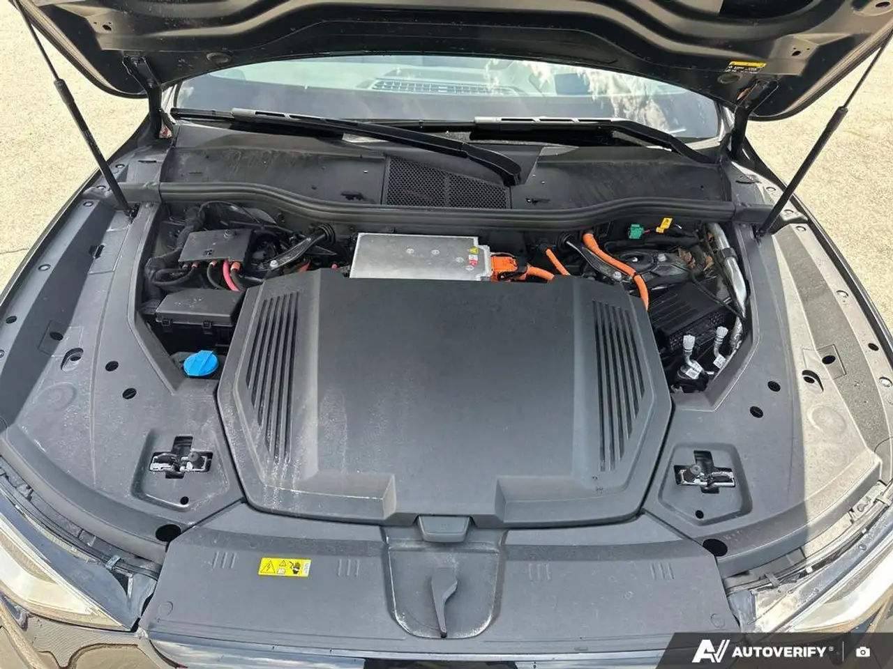 Audi Q8 e-tron снимка Audi Q8 e-tron