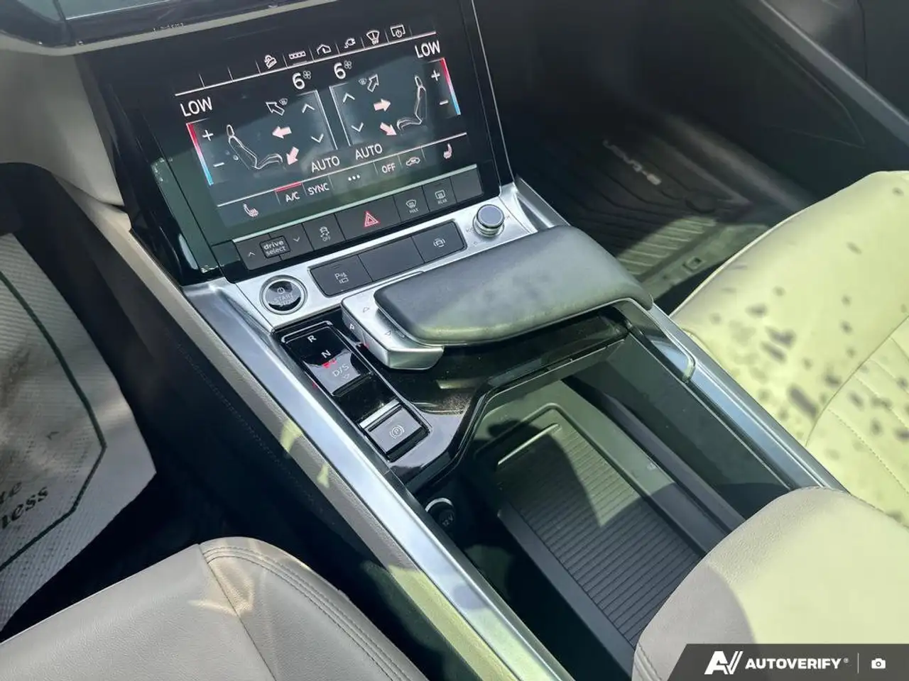 Audi Q8 e-tron снимка Audi Q8 e-tron