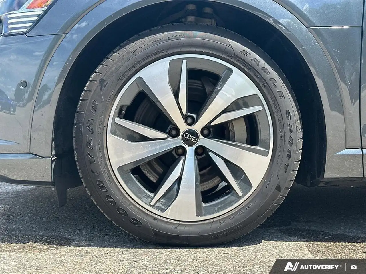 Audi Q8 e-tron снимка Audi Q8 e-tron