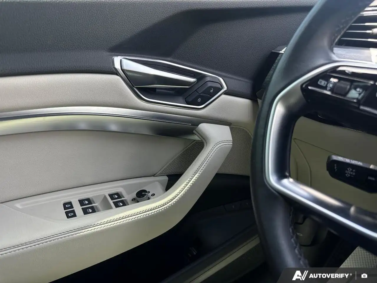 Audi Q8 e-tron снимка Audi Q8 e-tron