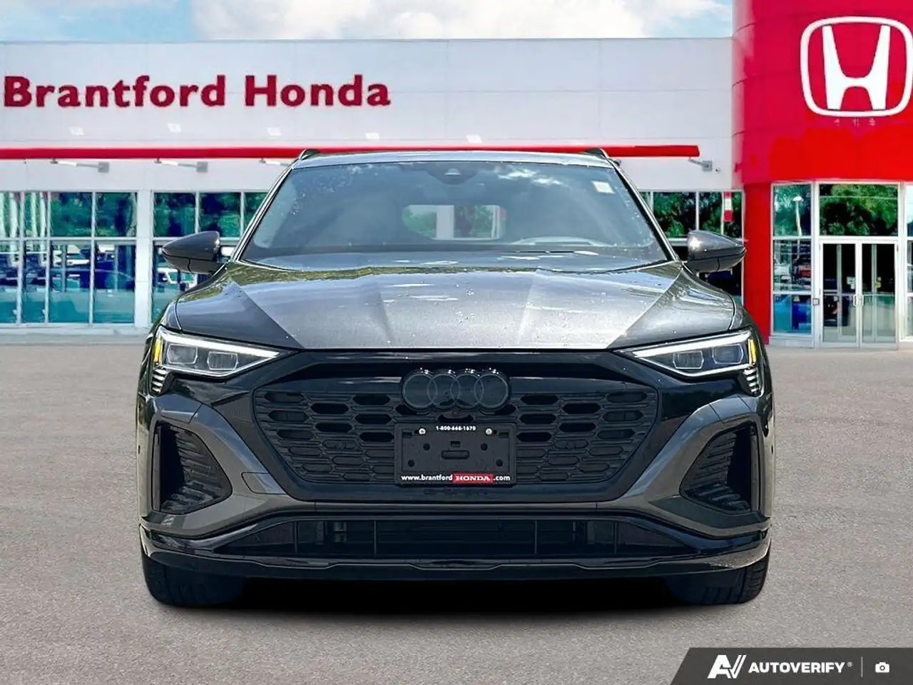Audi Q8 e-tron снимка Audi Q8 e-tron
