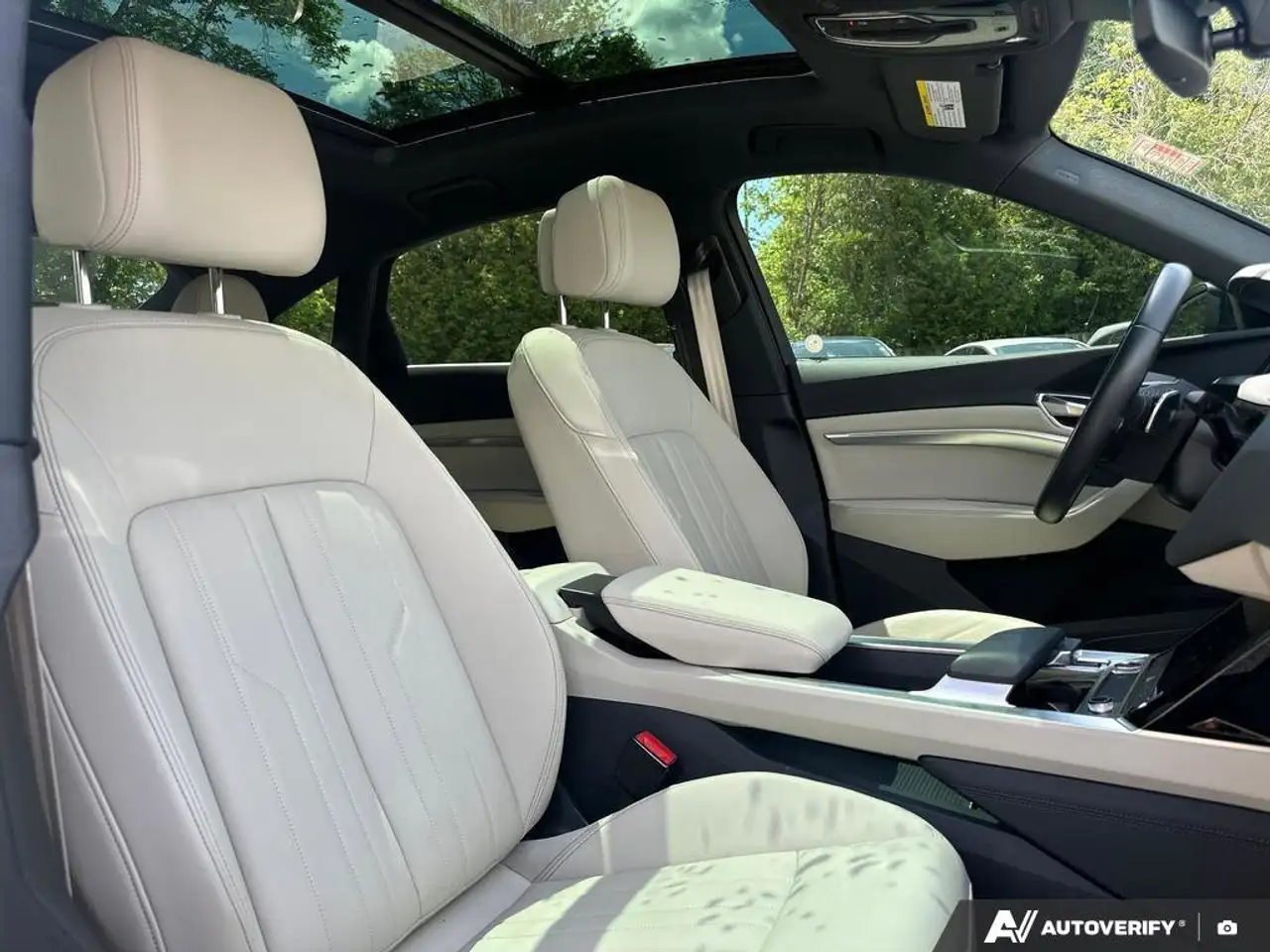 Audi Q8 e-tron снимка Audi Q8 e-tron