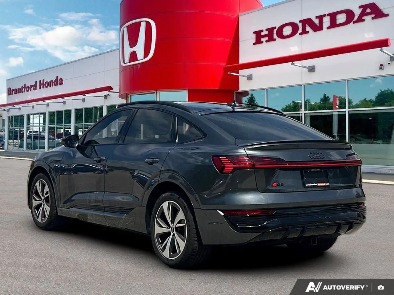 Audi Q8 e-tron снимка Audi Q8 e-tron