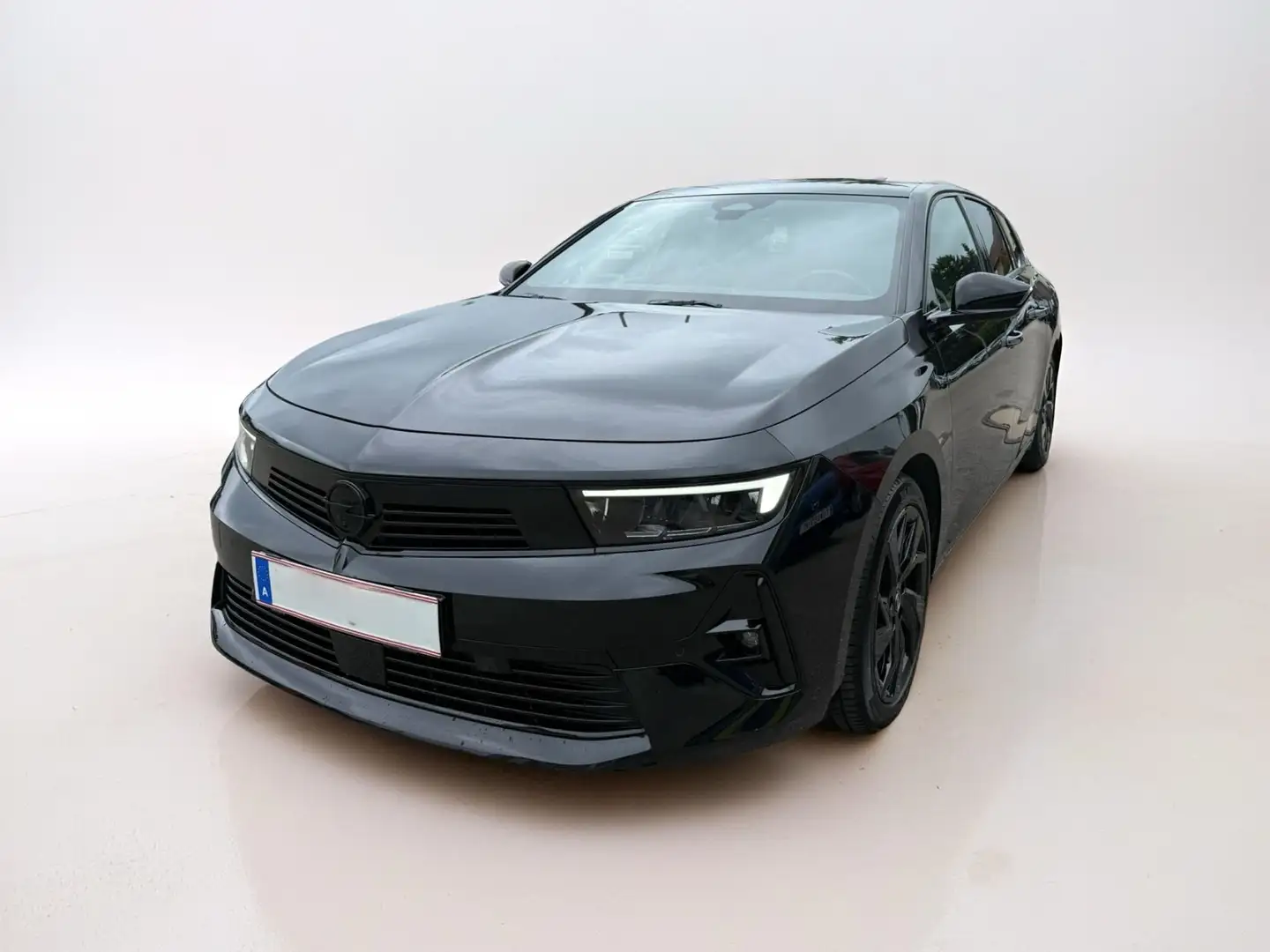 Opel Astra GS Line Schwarz - 2