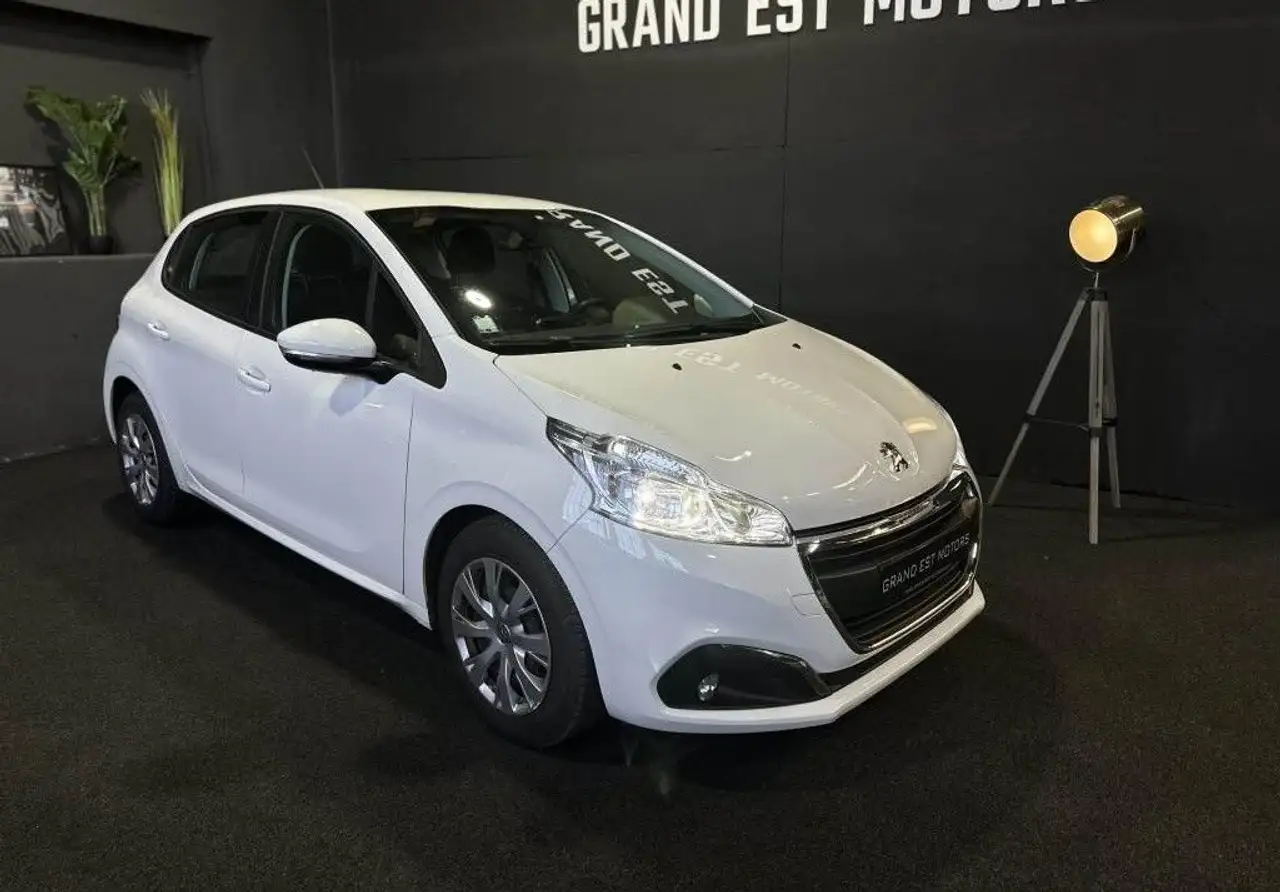 Peugeot 208 1.2i 12V S\u0026S 82 BERLINE Active Busi