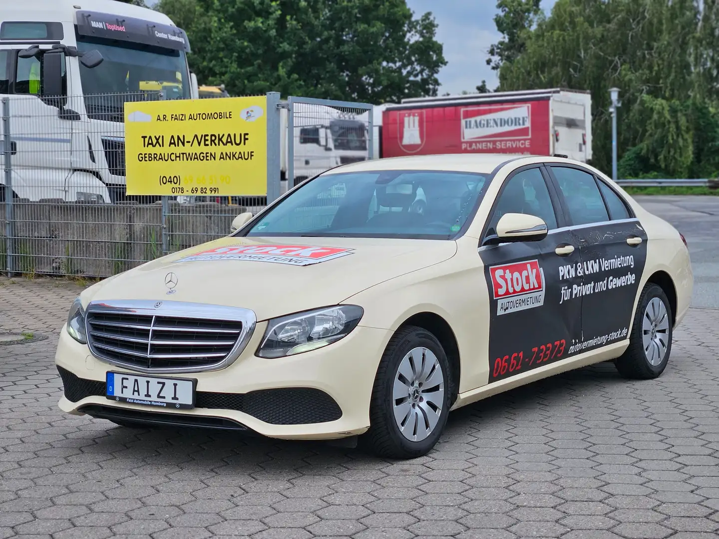 Mercedes-Benz E 200 d 9G-TRONIC Euro6 Navi Kamera Scheckheft Beige - 1