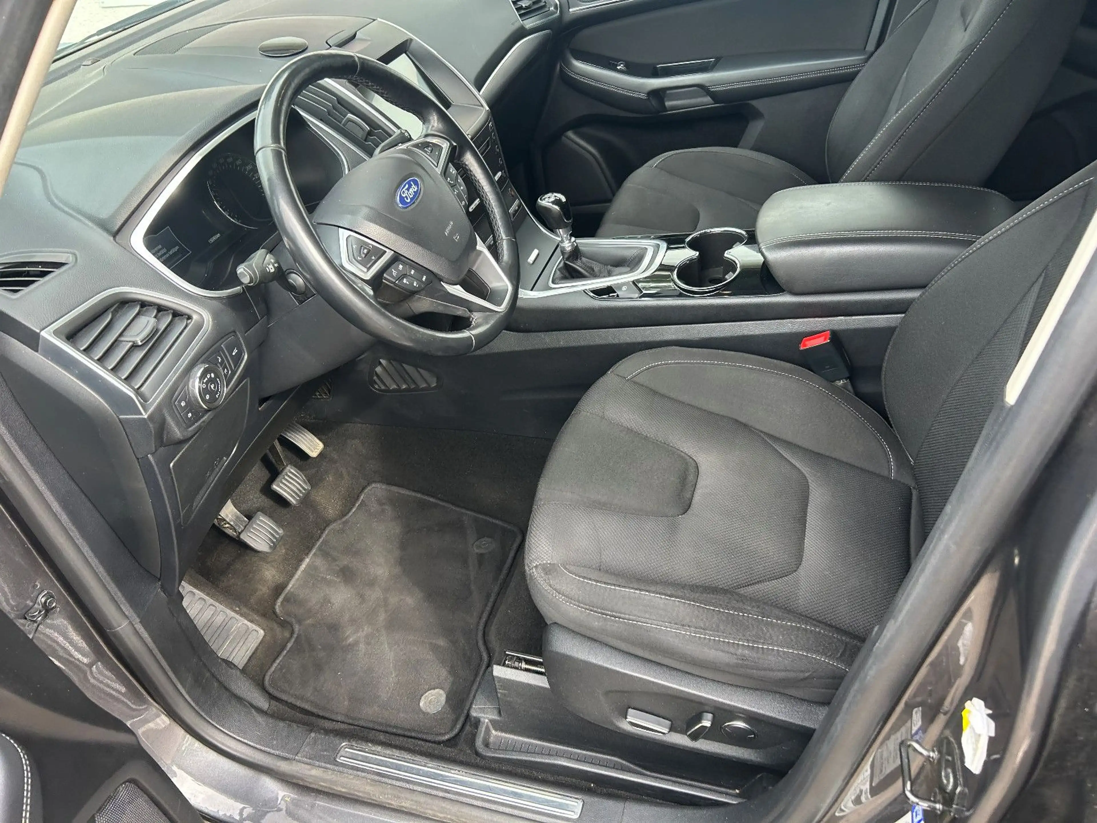 Ford S-Max 1.5 Titanium Navi+AHK+Memory+Tempomat — photo 11