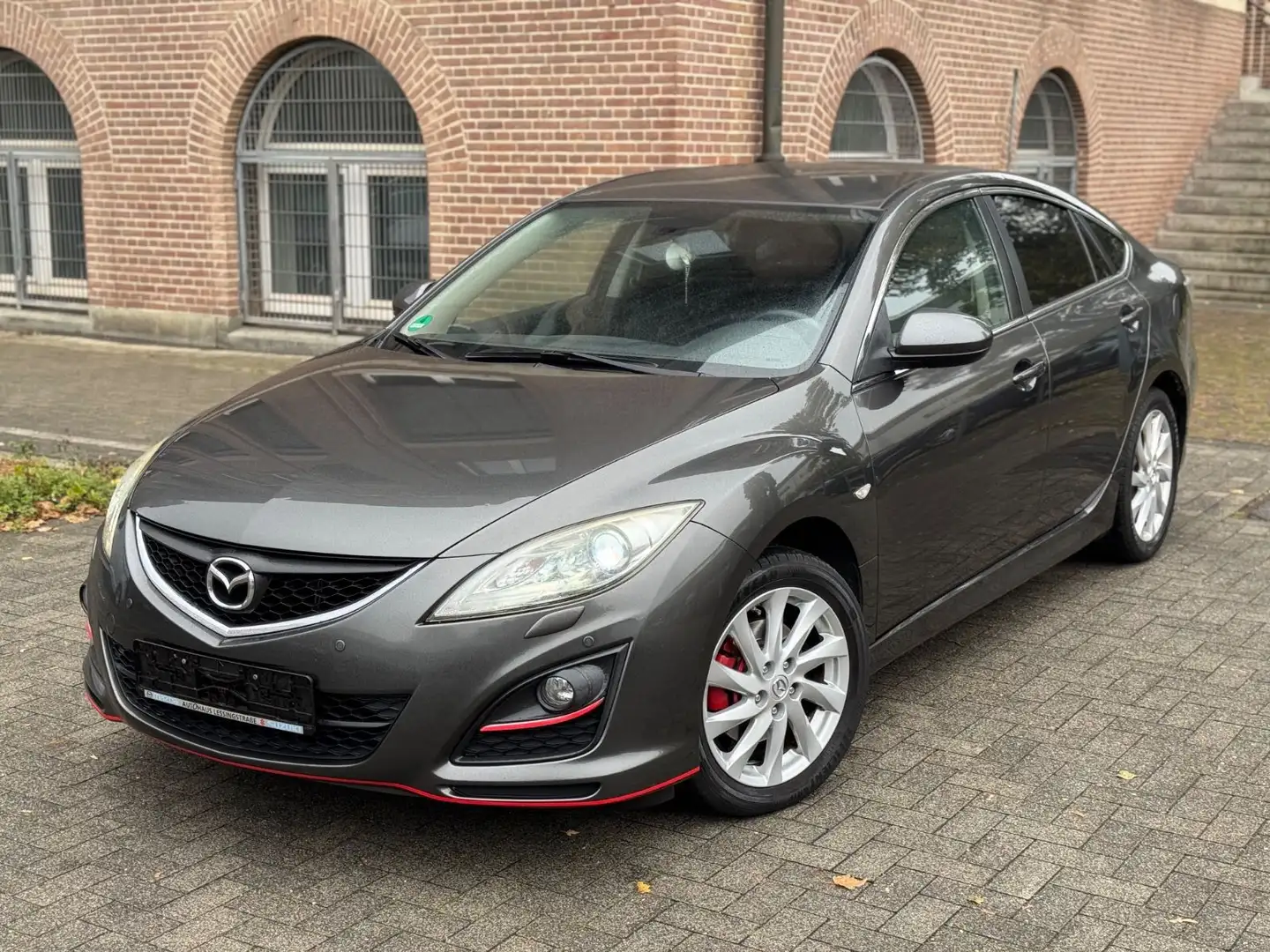 Mazda 6 Lim. 2.0 /Xenon/Klima/PDC/Top Zustand/ Grau - 1