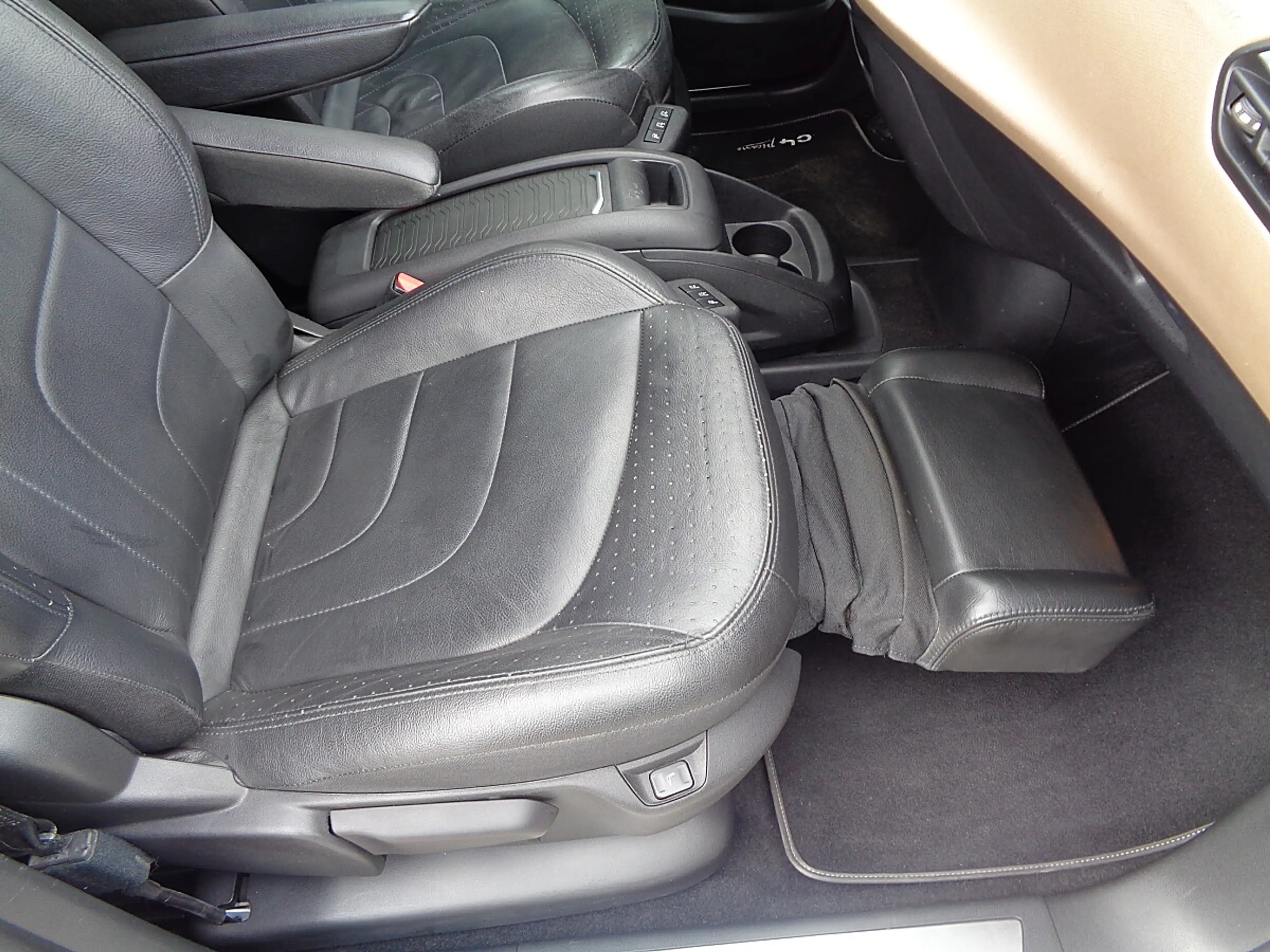 Citroen C4 Picasso BlueHDi 150 EAT6 Exclusive Aut. — photo 3