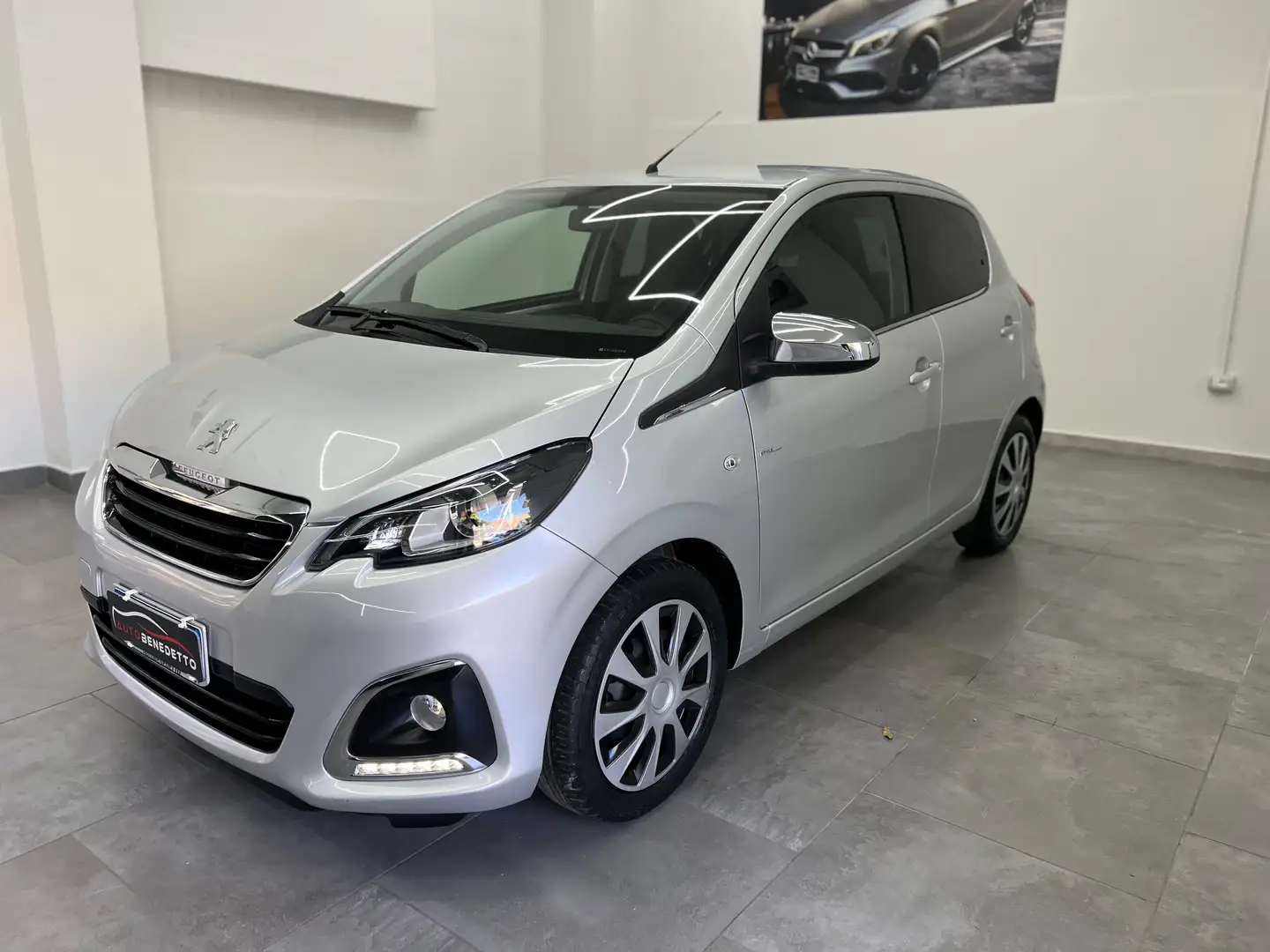 Peugeot 108 108 5p 1.0 vti Style s Gris - 2