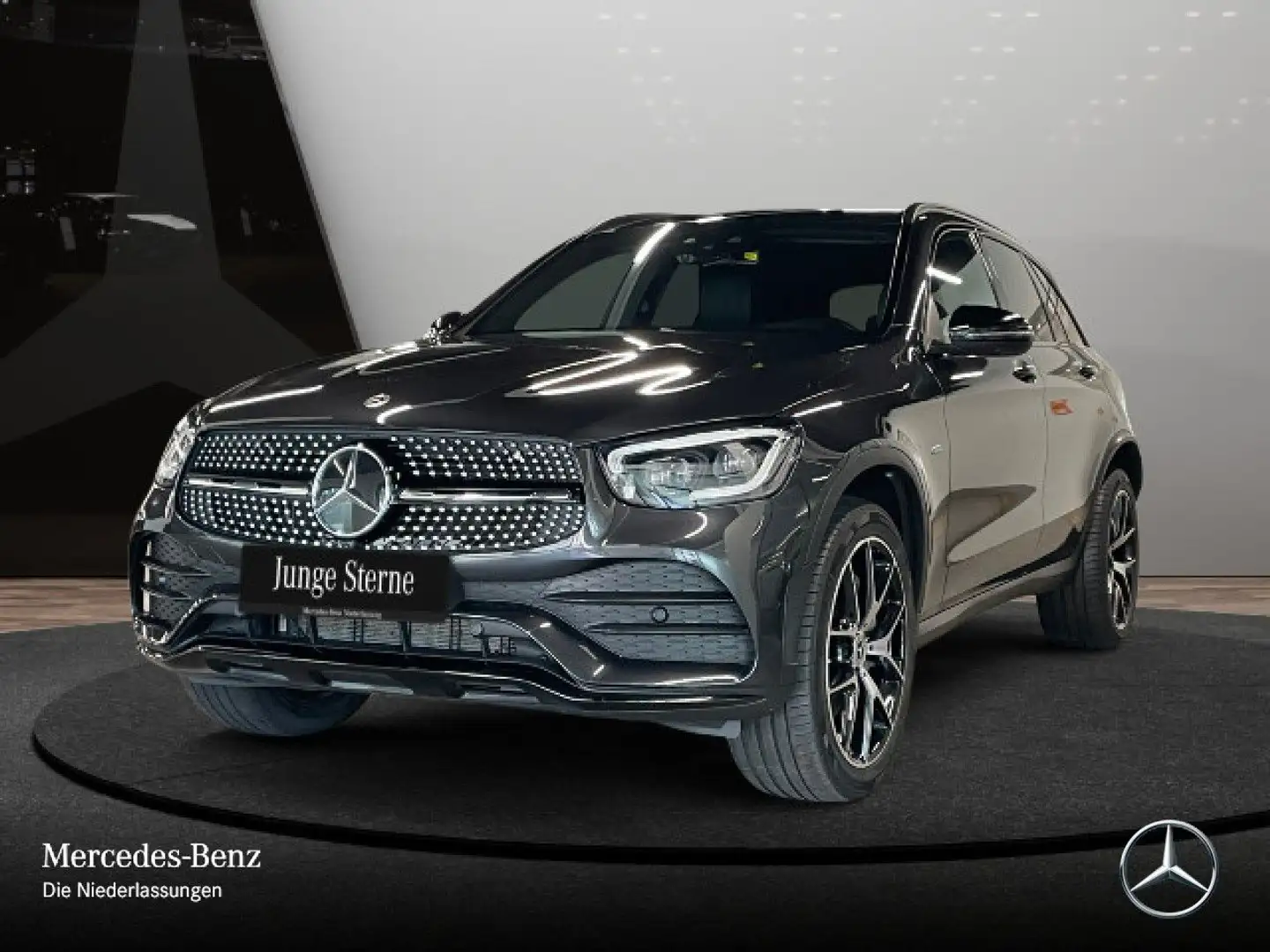 Mercedes-Benz GLC 300 e 4M AMG+NIGHT+PANO+360+MULTIBEAM+KEYLESS Grau - 2