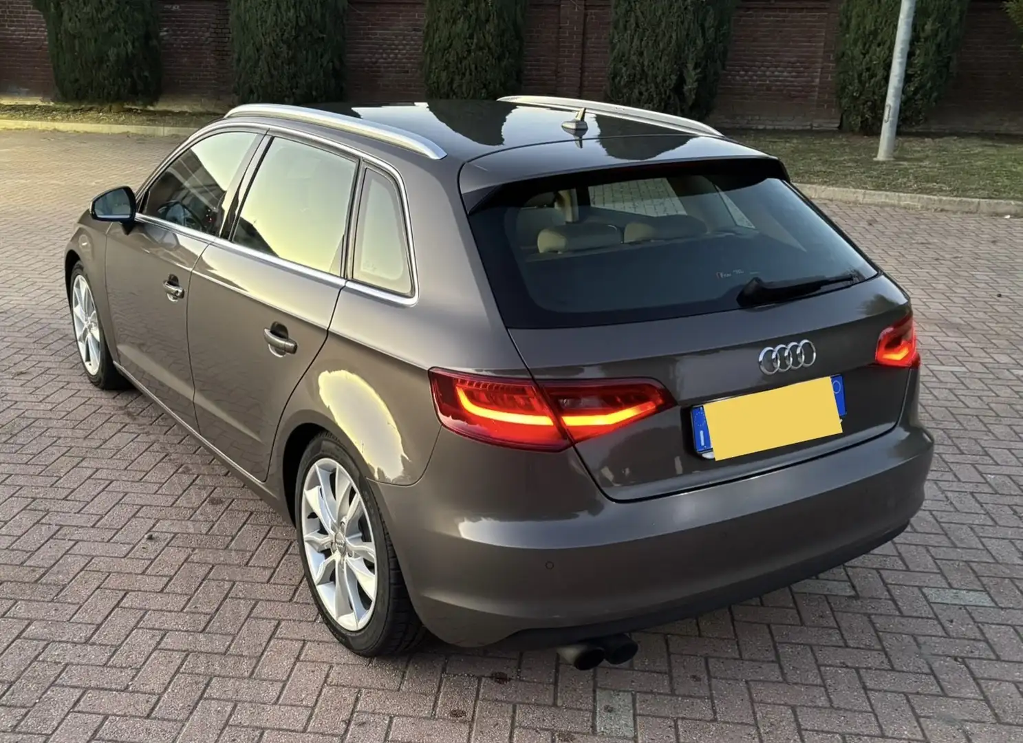 Audi A3 Sportback 1.4 tfsi Ambition - 2