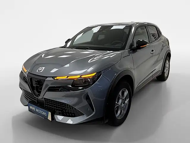 Alfa Romeo Junior Ibrida Speciale 1.2 MHEV e-DCT6